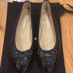 Chanel Interlocking CC Logo Lambskin Ballet Flats